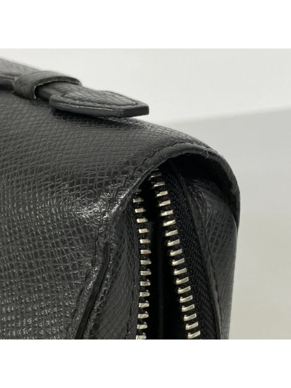 Louis Vuitton Wallet Taiga Zippy XL Ardoise